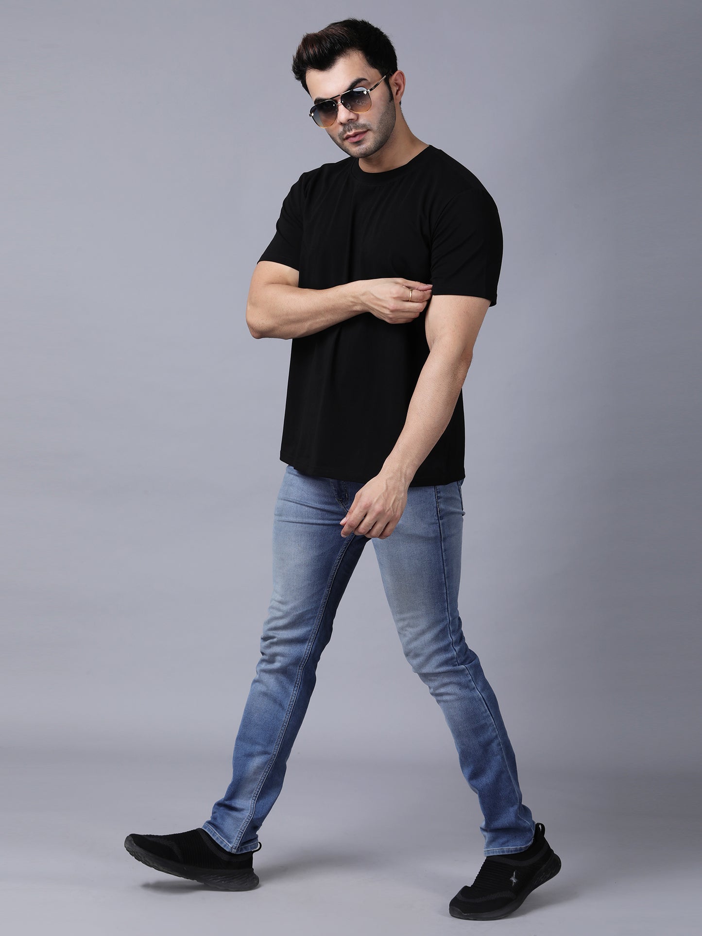 Regular Fit Solid Black Tshirt with Stretch